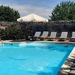 La Cour Des Cloches Bed & Breakfast 3*