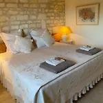 Bed & Breakfast La Cour Des Cloches 3*