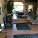 Bed & Breakfast La Cour Des Cloches