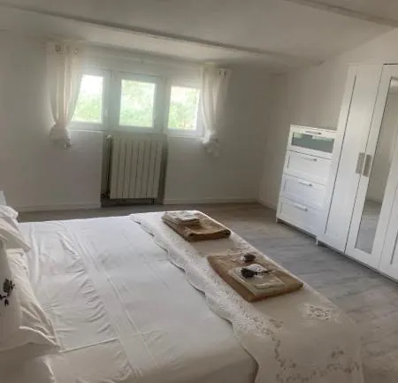 La Cour Des Cloches Bed & Breakfast