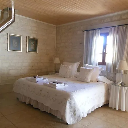 La Cour Des Cloches Bed & Breakfast