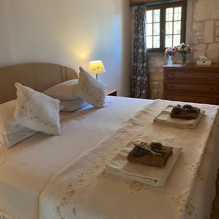 La Cour Des Cloches Frühstückspension
