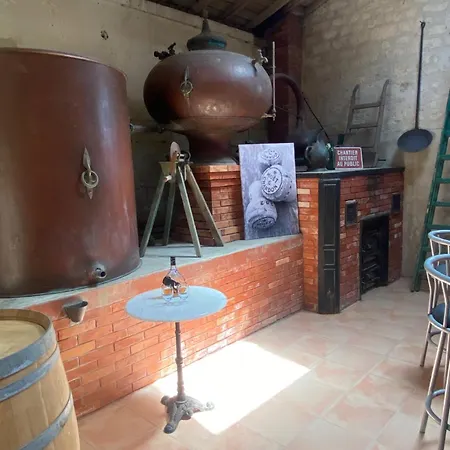 Bed & Breakfast La Cour Des Cloches