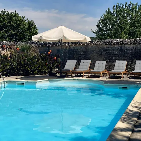 La Cour Des Cloches Bed & Breakfast *