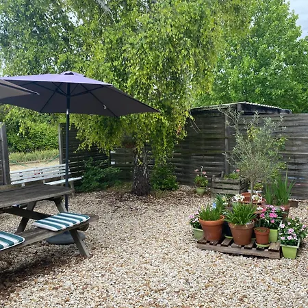 Bed & Breakfast La Cour Des Cloches *