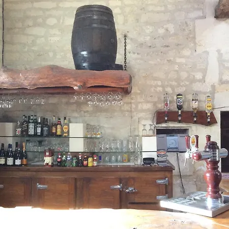 La Cour Des Cloches Bed & Breakfast *