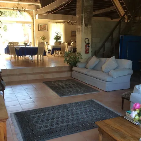 La Cour Des Cloches 3*