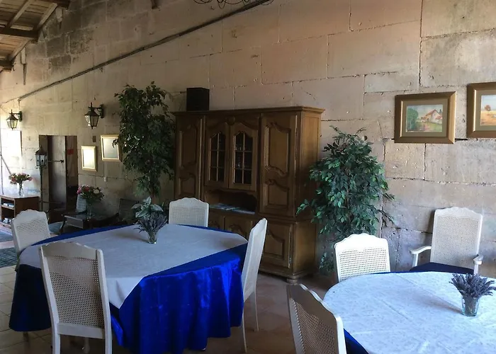 Bed & Breakfast La Cour Des Cloches 3*